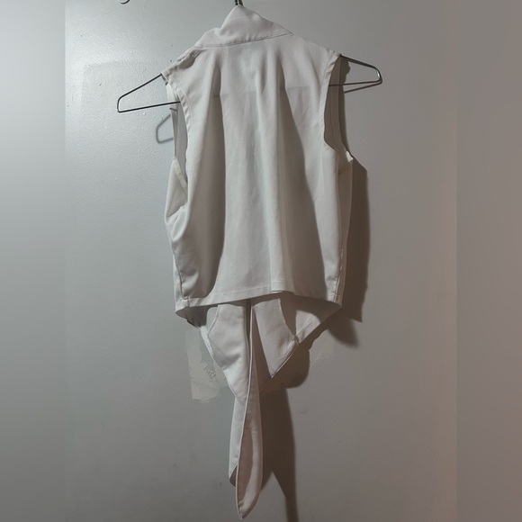 Smart Set Crop Top - Picture 2 of 3